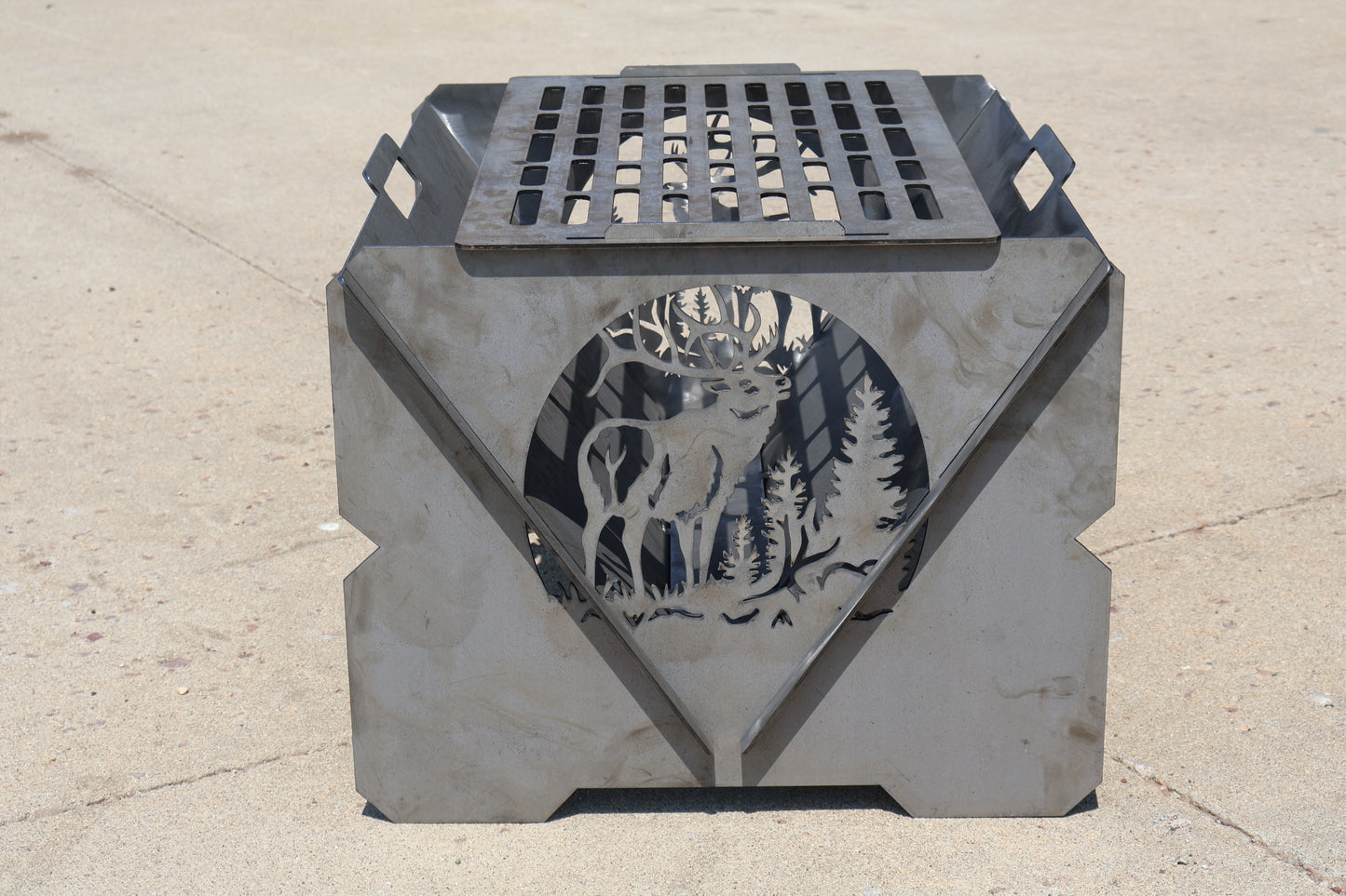 Elk Scene Fire Pit